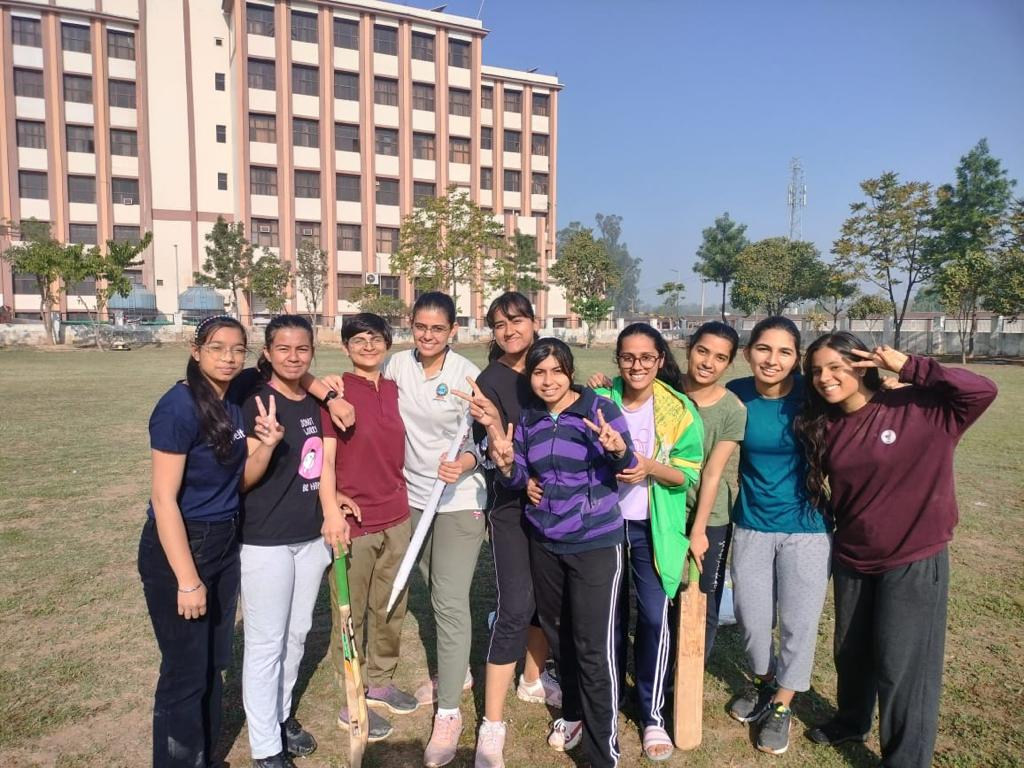 Outdoor and Indoor Events for Faculty Members Held on 28/03/2023 ( Final day of Sports events )